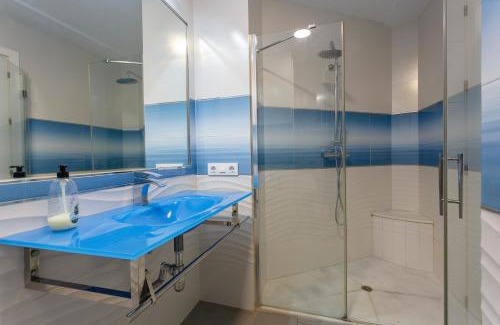 Cadiz Apartamento | PUERTA del MAR Family Home by Cadiz4Rentals