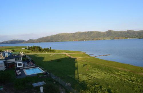 Alta Gracia Apartamento | Puerto del Águila Departamentos sobre el Lago - The View Luxury Aparts