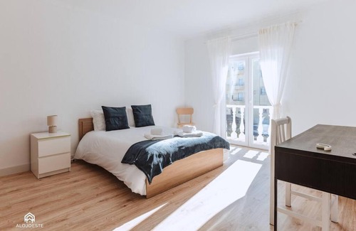 Praia de Santa Cruz Casa | Puerto Raval - 5 Bedrooms - BBQ & Garden