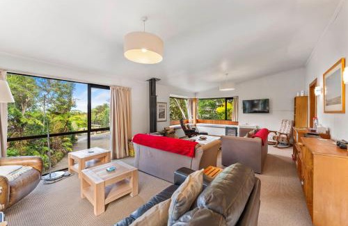 Omori Casa | Pukawa Haven - Pukawa Bay Holiday Home