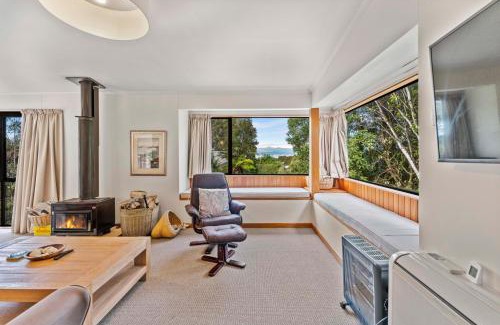 Omori Casa | Pukawa Haven - Pukawa Bay Holiday Home