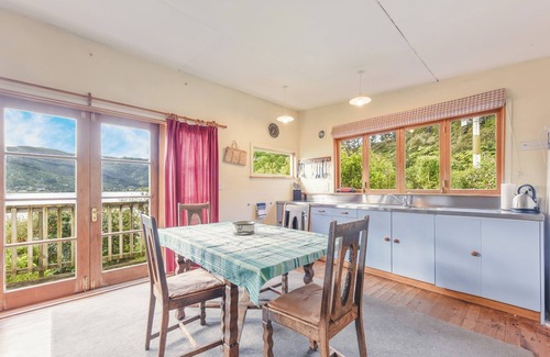 Linkwater Casa | Pukeko Cottage - Marlborough Sounds Retreat