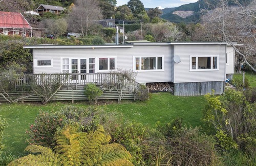 Linkwater Casa | Pukeko Cottage - Marlborough Sounds Retreat