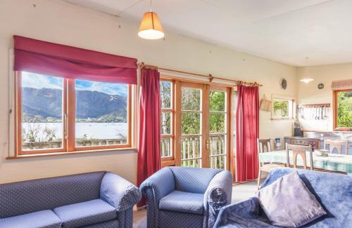 Linkwater Casa | Pukeko Cottage - Marlborough Sounds Retreat