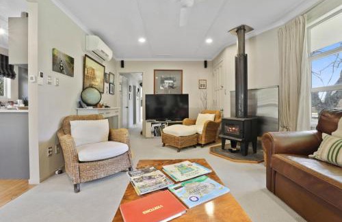 Turangi Casa | Pukeko Lodge - Tūrangi Holiday Home
