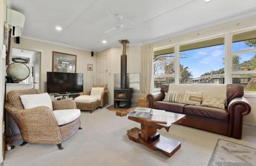 Turangi Casa | Pukeko Lodge - Tūrangi Holiday Home