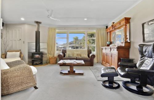 Turangi Casa | Pukeko Lodge - Tūrangi Holiday Home