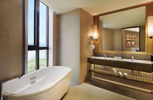 Donghu Qu Hotel | Pullman Nanchang Sunac