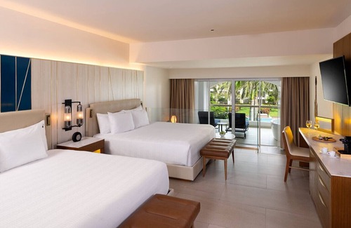 Punta Cana Hotel | Punta Cana Family Resort: Mini Golf, Water Park & 13 Pools! | 3 Units