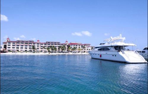 Puerto Juarez Apartamento | Punta me Apartment with nice sea view in hotel & waterpark