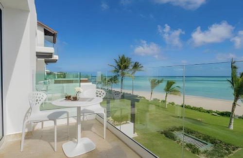 Cap Cana Marina Apartamento | Punta Palmera Beach Front and pool views Cap Cana