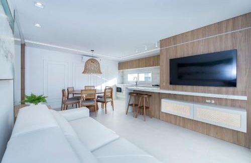 Ze Amandio Apartamento | Puntarenas 205 - Excelente apartamento 2 suítes - Finamente mobiliado e decorado - À poucos metros da praia - (Consultar serviços de roupa de cama e banho)