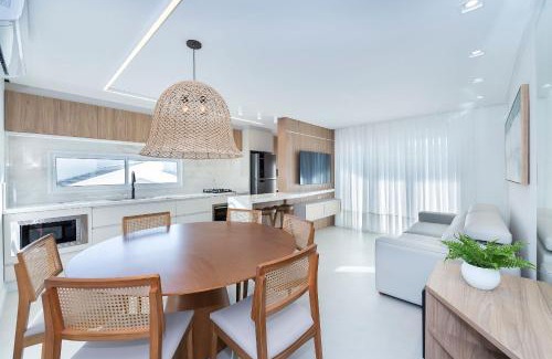 Ze Amandio Apartamento | Puntarenas 205 - Excelente apartamento 2 suítes - Finamente mobiliado e decorado - À poucos metros da praia - (Consultar serviços de roupa de cama e banho)