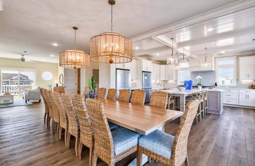 Sandbridge Casa | Pura Vida | Oceanfront | Private Pool, Hot Tub, and Dog Friendly