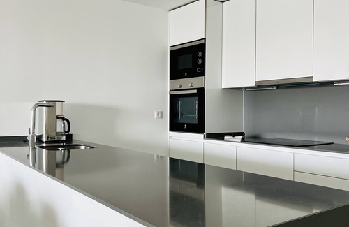 Alcorrin Apartamento | Pure South – Elegancia moderna con vistas al mar