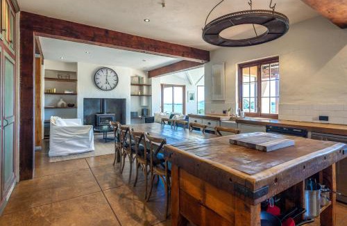 Oneroa Casa | Puriri Valley Estate, Church Bay - Be My Guest Waiheke
