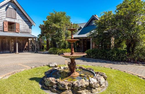 Oneroa Casa | Puriri Valley Estate, Church Bay - Be My Guest Waiheke