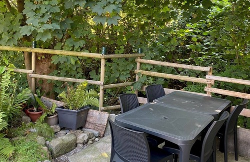 Gaverina Terme Apartamento | PURPLE COW appartamento con ruscello