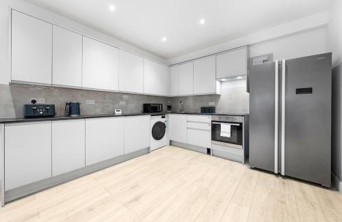 West Hendon Apartamento | Purple Reignz - 3BR - close to LDN