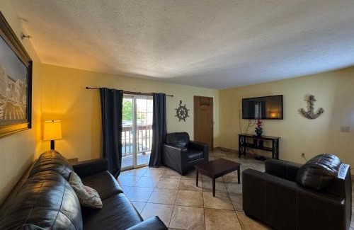 Put-in-Bay Casa | Put-in-Bay Poolview Condo #5