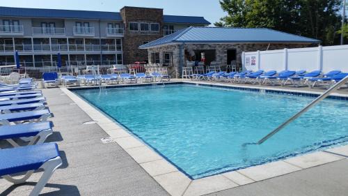 Put-in-Bay Casa | Put-in-Bay Waterfront Condo #210