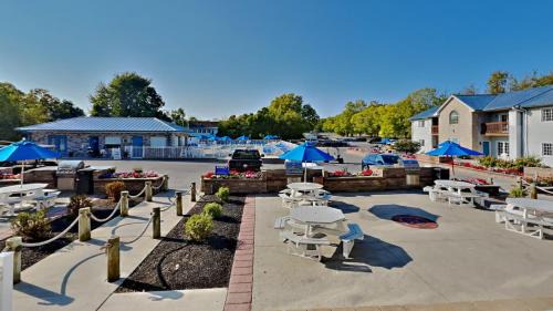 Put-in-Bay Casa | Put-in-Bay Waterfront Condo #207