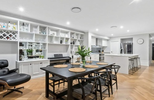 Kingscliff Casa | Putt Putt - Pool Slide - 100m to Beach - Ultimate Family Entertainer