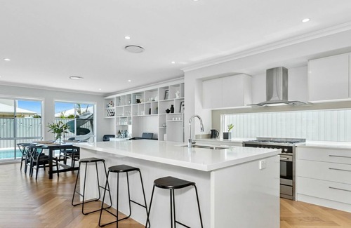 Kingscliff Casa | Putt Putt - Pool Slide - 100m to Beach - Ultimate Family Entertainer