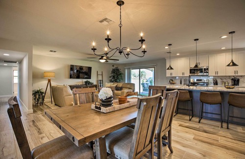 Sun City West Casa | Putting Green, Community Perks: Sun City West Home