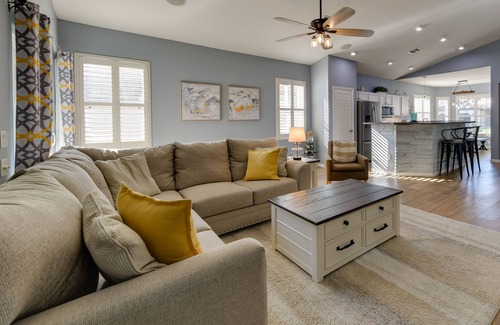 Power Ranch Casa | Charming Gilbert Home w/ Patio & Putting Green!
