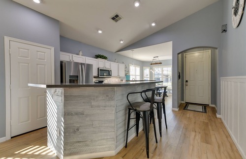 Power Ranch Casa | Charming Gilbert Home w/ Patio & Putting Green!