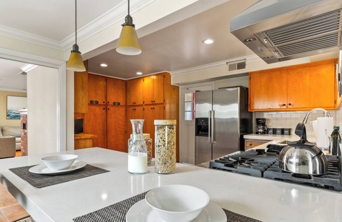 Point Loma Heights Casa | Putting Green, Firepit + Game Room & Outdoor Dining Near Beaches | Zola Street