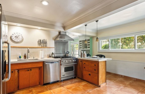 Point Loma Heights Casa | Putting Green, Firepit + Game Room & Outdoor Dining Near Beaches | Zola Street