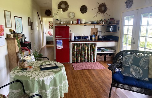 Papaikou Apartamento | Puumoi ocean view hideaway