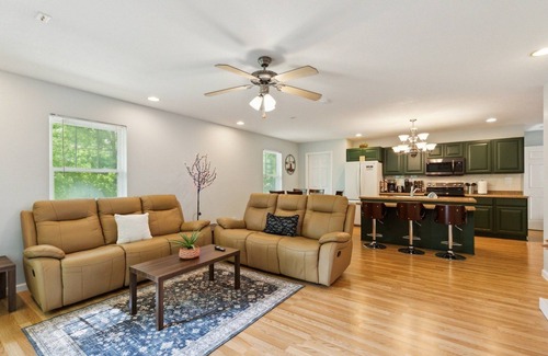 Helmsburg Cabaña | Puzzle Peak 3 Bedroom Cottage