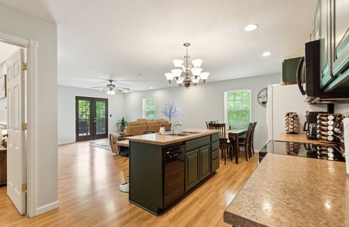 Helmsburg Cabaña | Puzzle Peak 3 Bedroom Cottage