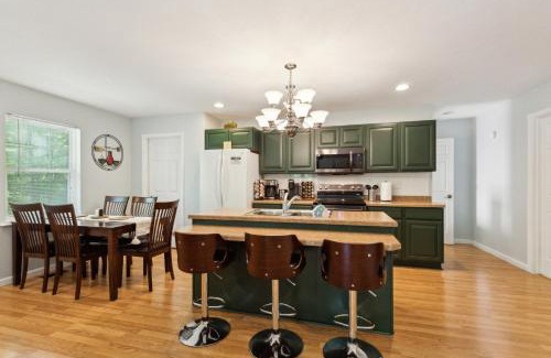 Helmsburg Casa | Puzzle Peak cottage