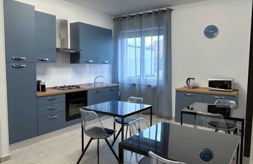 Campobasso Apartamento | Puzzle Rooms - Purple Room