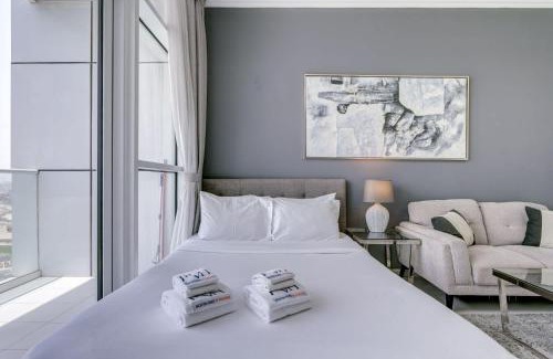 Dubai Apartamento | PVH - Chic Studio with Golf Course View - Carson A