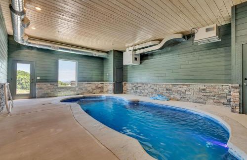 Table Rock Casa | Pvt Indoor Pool-Basketball Court-Theatre Room & Hot Tub-Games-Sleeps 46-Table Rock View-Free Tickets
