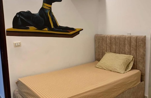 Hada'iq al-Qubbah Cama Y Desayuno | Apartamento cerca de las pirámides, guía turístico y coche