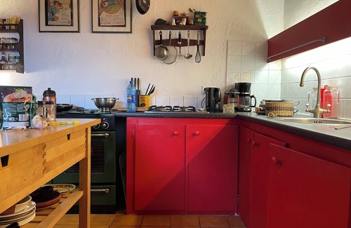 Escala Casa | Pyrenees Gite for Groups of 12, 16, 20 or 28, Jacuzzi, Heated Pool, Games Room.