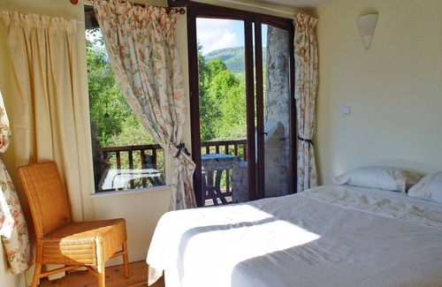 Montels Casa | Pirineo escondite, casa de dos viviendas.