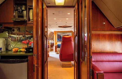 Hanham Alquiler De Eote | PYTCHAir Boeing 727 Private Jet Hotel