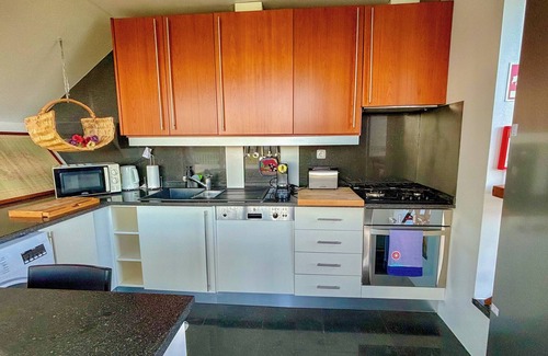 Angra do Heroismo Condominio | QMc - Apartamento Condomínio Privado - Alojamento Local Certificado Nº1435