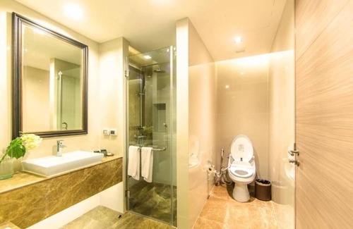 Khlong Toei Condominio | QS/ Serviced Appt/ 94SQM/Monthly