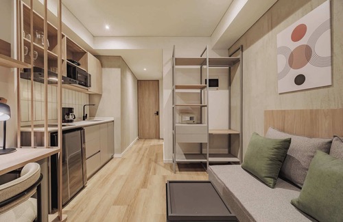 Laureles Apartamento | Quadrato | Laureles Studio, w/AC, Balcony, WIFI