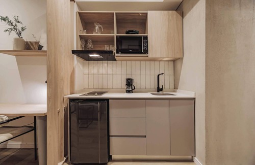 Laureles Apartamento | Quadrato | Laureles Studio, w/AC, Balcony, WIFI