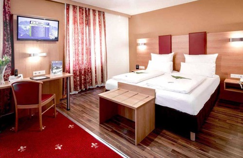 Mitte Hotel | Habitación cuádruple - Hotel Burgschmiet GmbH