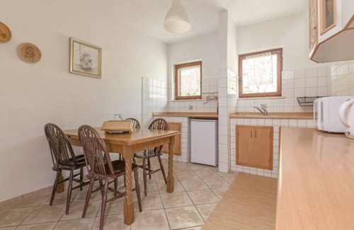 Koper Casa | Habitación cuadruple con baño privado, cocina compartida.